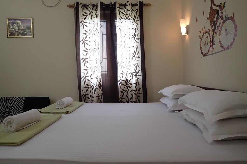 Bella Guest House Калангут Экстерьер фото