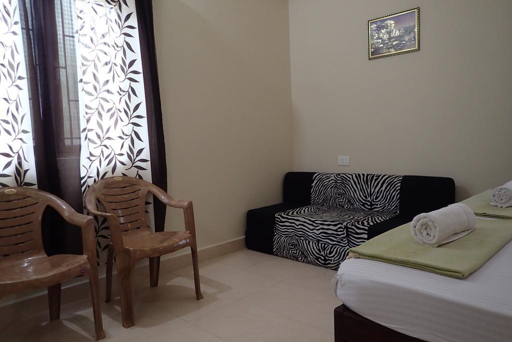 Bella Guest House Калангут Экстерьер фото