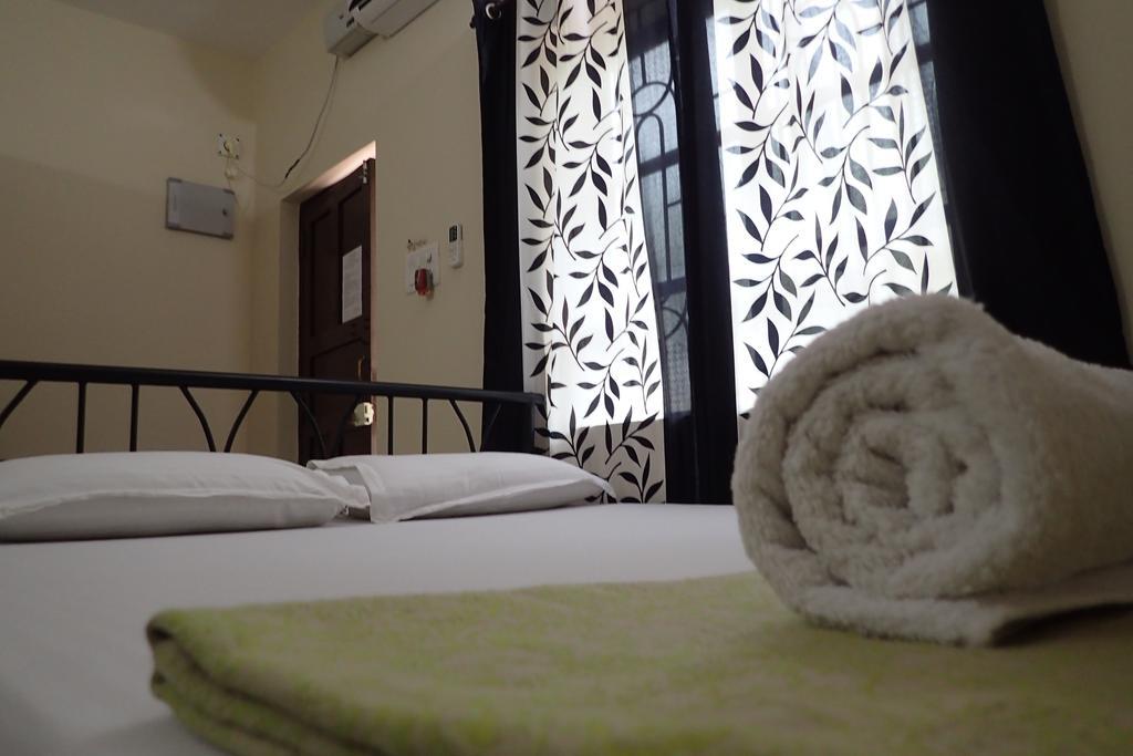 Bella Guest House Калангут Экстерьер фото