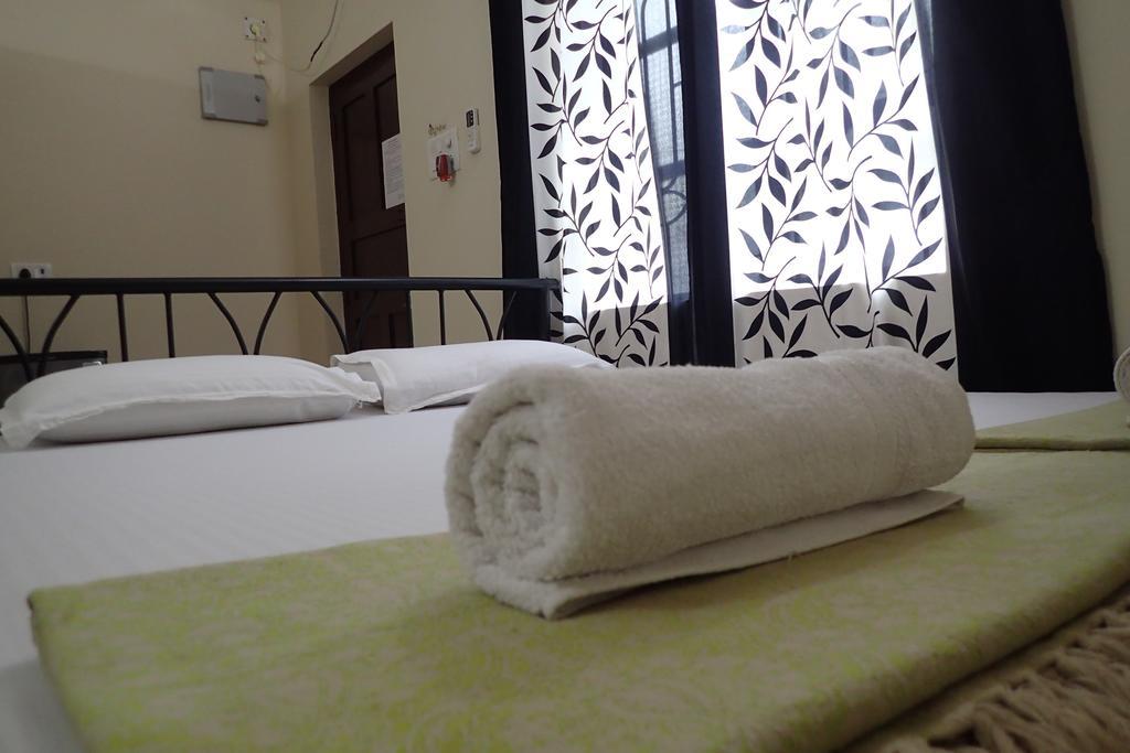 Bella Guest House Калангут Экстерьер фото